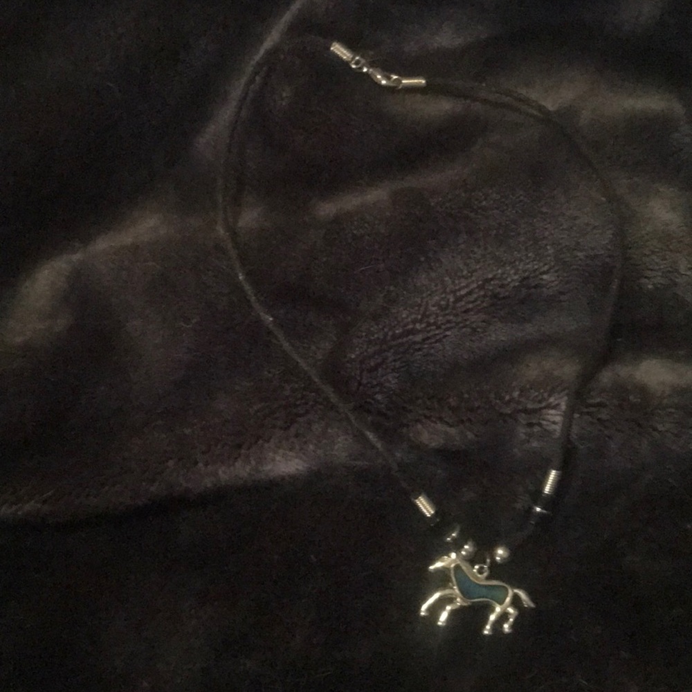 Cute horse necklace!